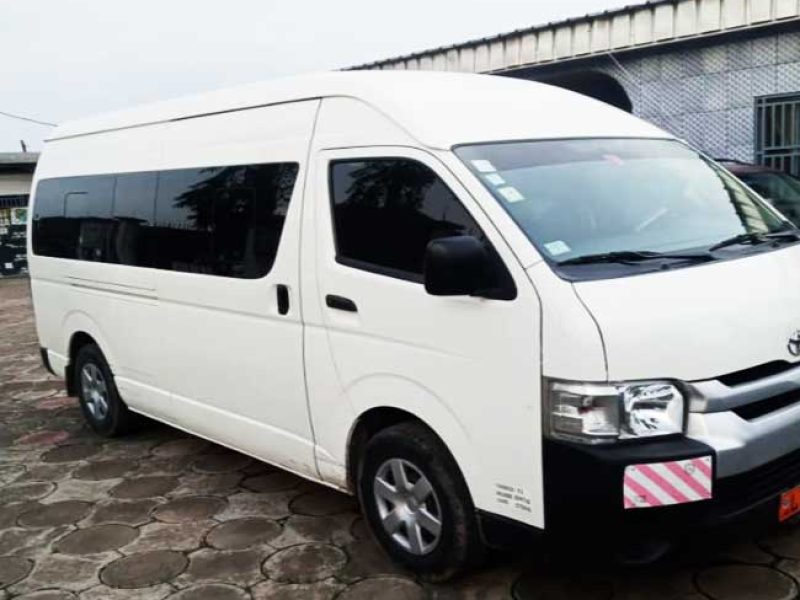 Location Toyota hiace 2022 Douala