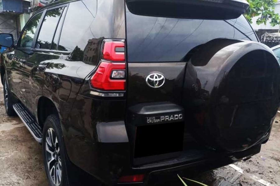 Location Toyota Land Cruiser Prado 2020 Douala