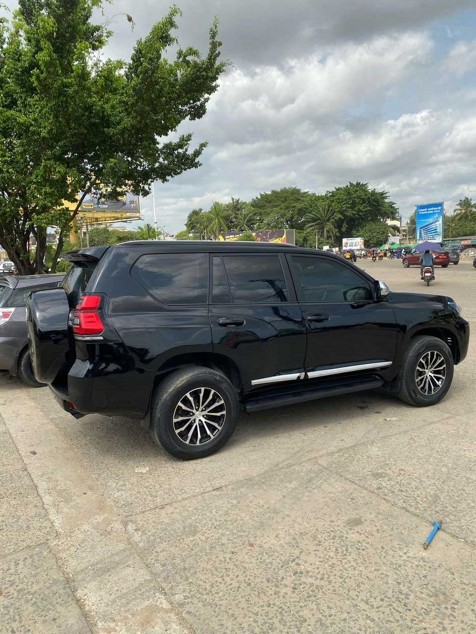 Location Toyota Land Cruiser Prado 2020 Douala